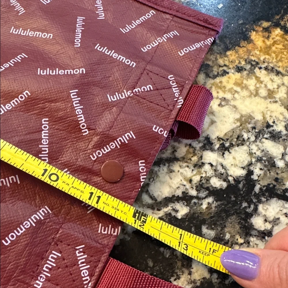 LULULEMON MAROON‎ LOGO CARY TOTE